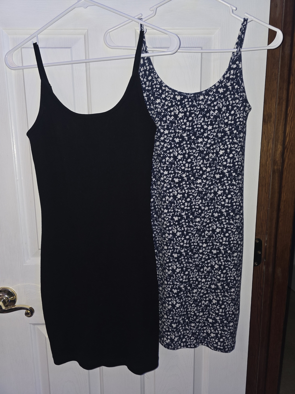 Old Navy Women's Medium Black And Navy & White Floral Thin Strap Dresses